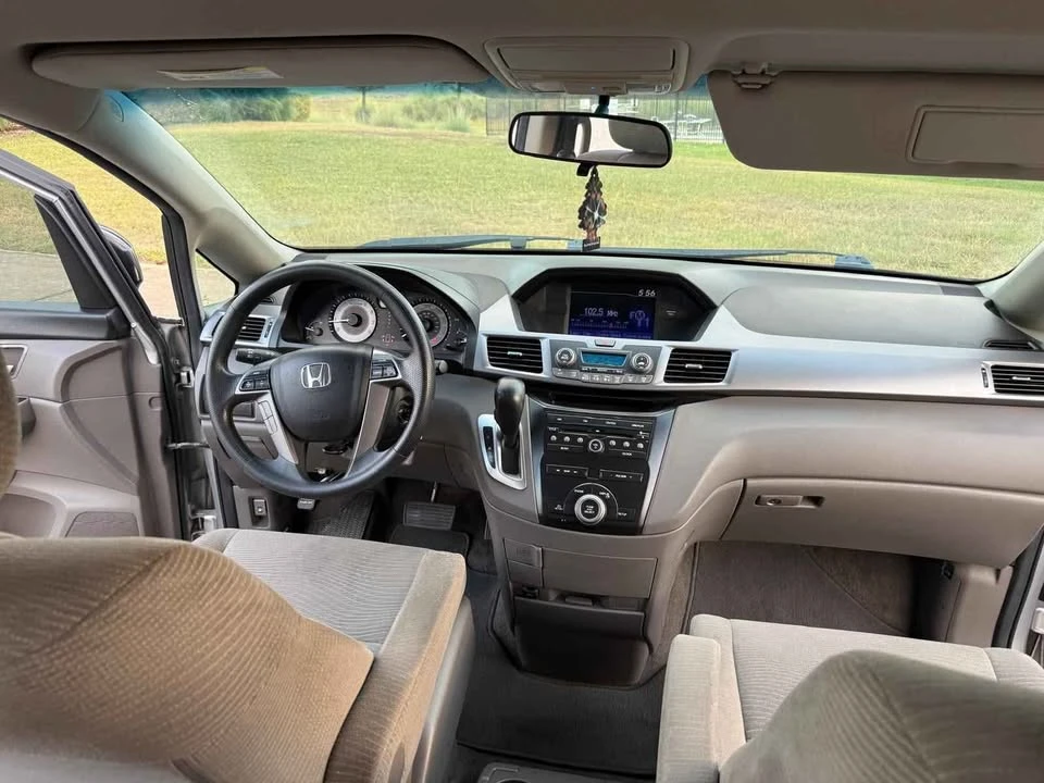 2013 Honda Odyssey - Image 3 of 10