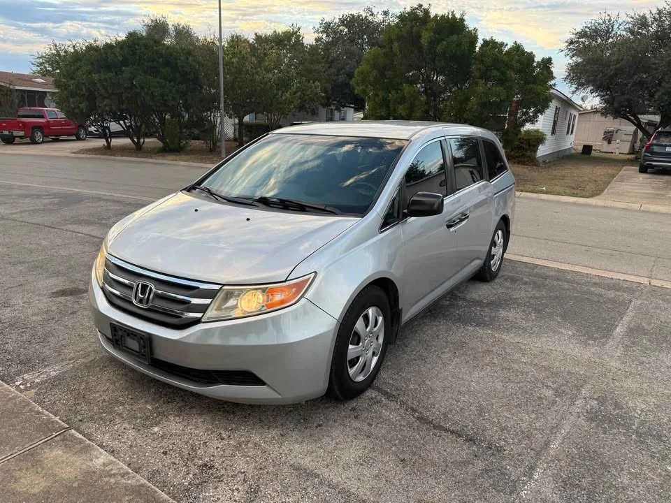 2013 Honda Odyssey - Image 10 of 10