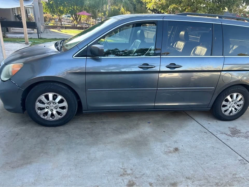 2010 Honda Odyssey - Image 2 of 6