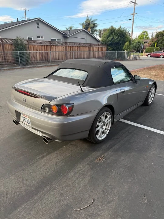 2005 Honda S2000 - Image 3 of 10
