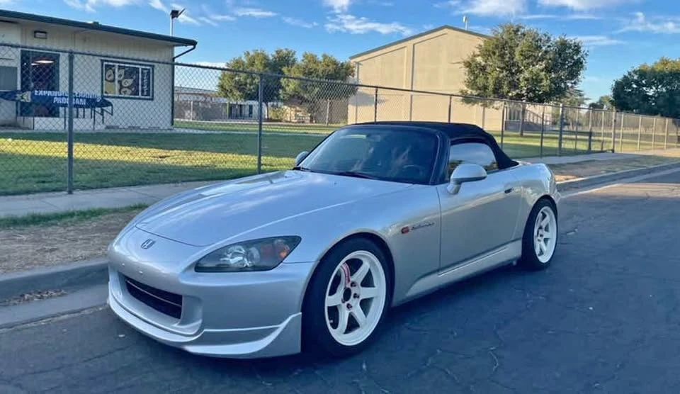 2004 Honda AP2 S2000 - Image 2 of 9