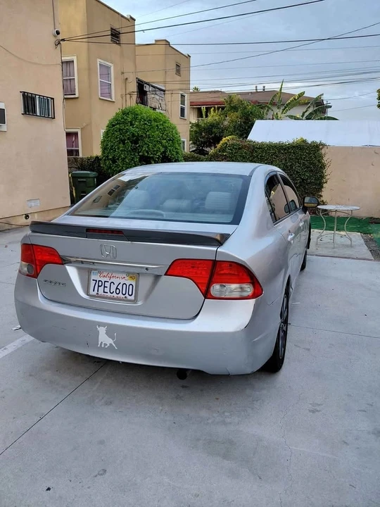 2009 Honda Civic 8th Gen - Image 3 of 3