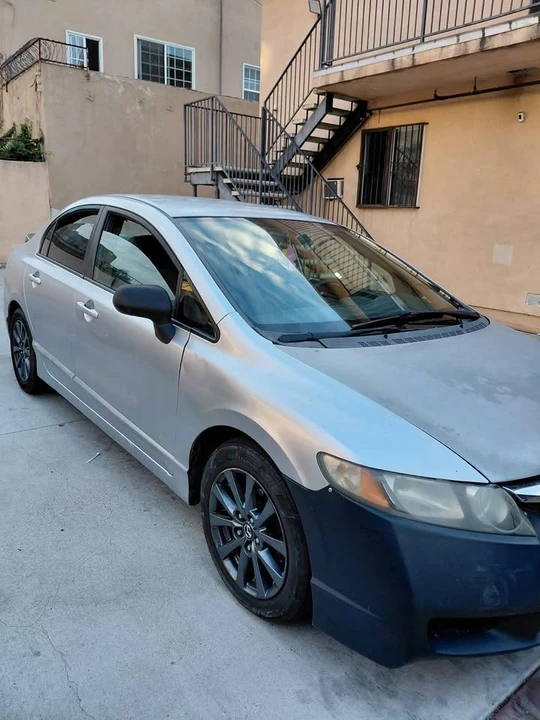 2009 Honda Civic 8th Gen - Image 2 of 3