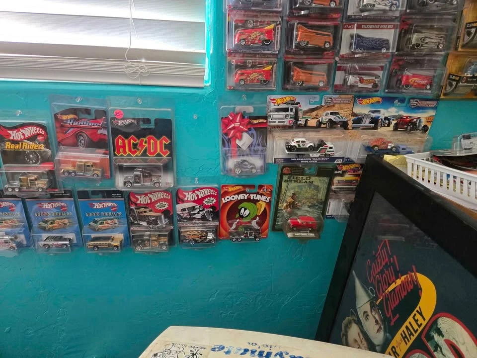 Parts & Memorabilia Scale Models - Image 9 of 10