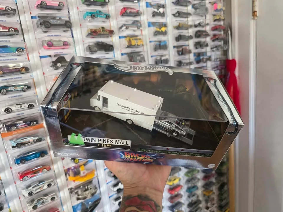 Parts & Memorabilia Scale Models - Image 2 of 10