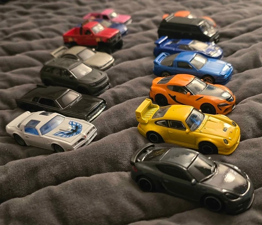 Parts & Memorabilia Scale Models - Image 3 of 3