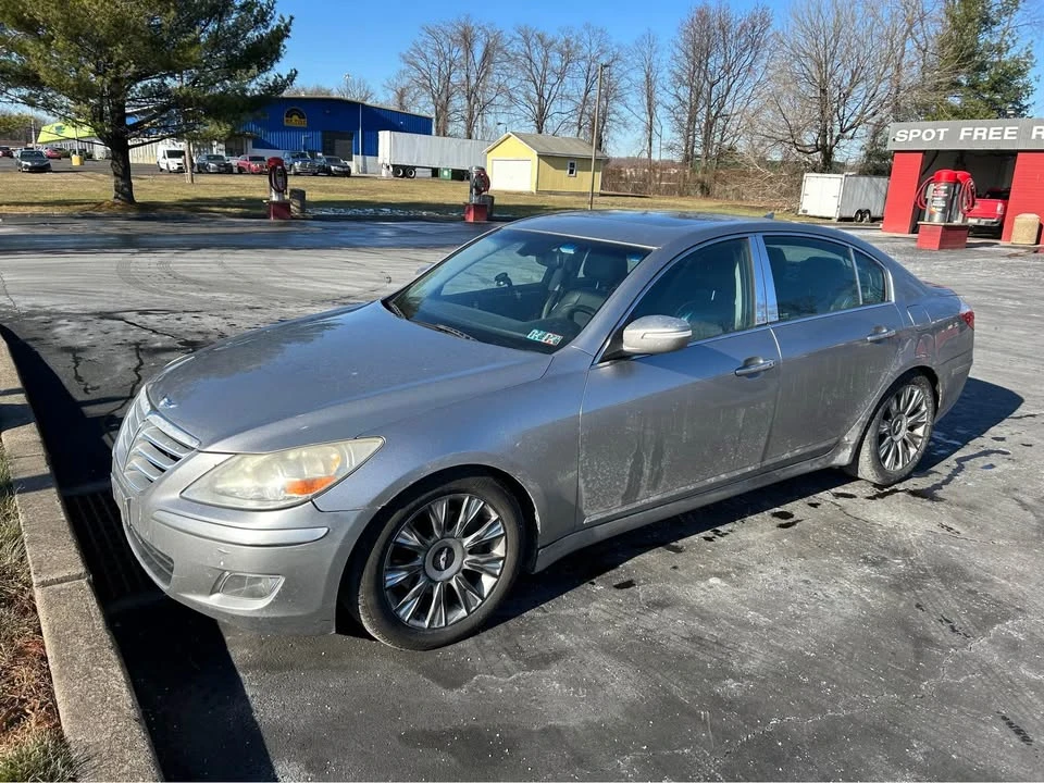 2009 Hyundai Genesis - Image 2 of 9