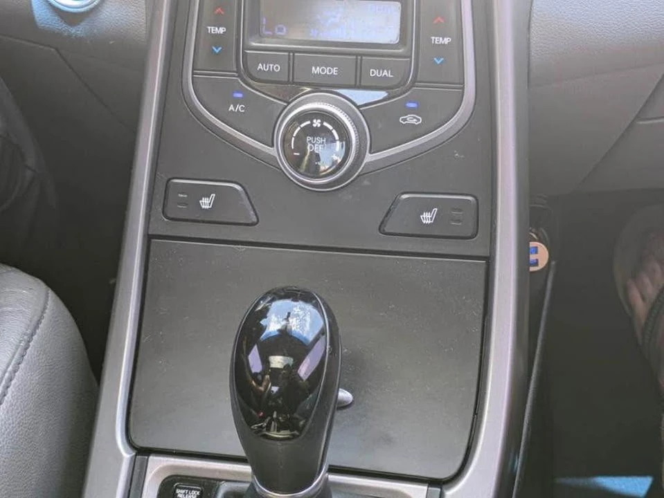 2015 Hyundai Elantra - Image 7 of 10