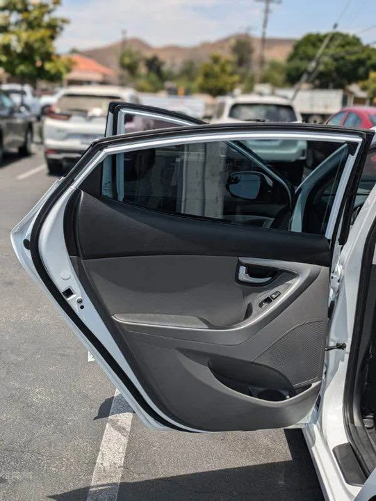 2015 Hyundai Elantra - Image 6 of 10