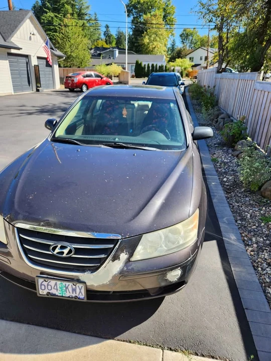 2010 Hyundai Sonata - Image 2 of 9