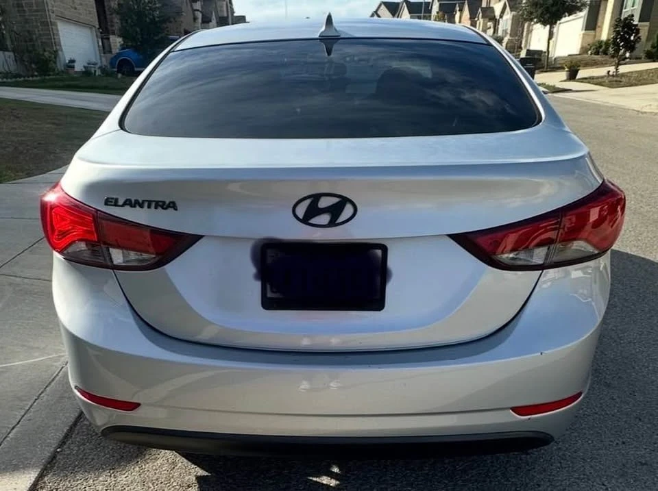 2014 Hyundai Elantra - Image 4 of 8