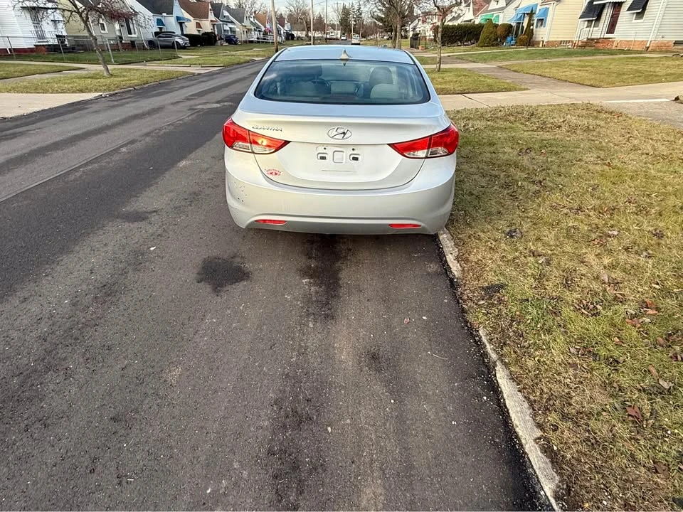 2012 Hyundai Elantra - Image 5 of 6