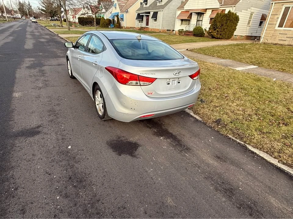 2012 Hyundai Elantra - Image 4 of 6