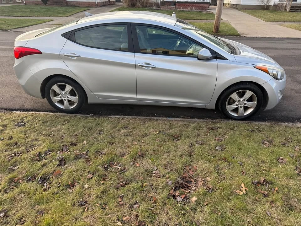 2012 Hyundai Elantra - Image 6 of 6