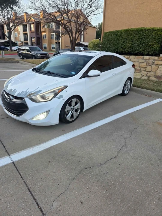 2014 Hyundai Elantra - Image 9 of 10