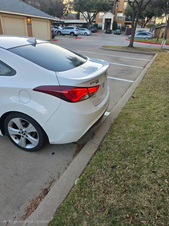 2014 Hyundai Elantra - Image 5 of 10