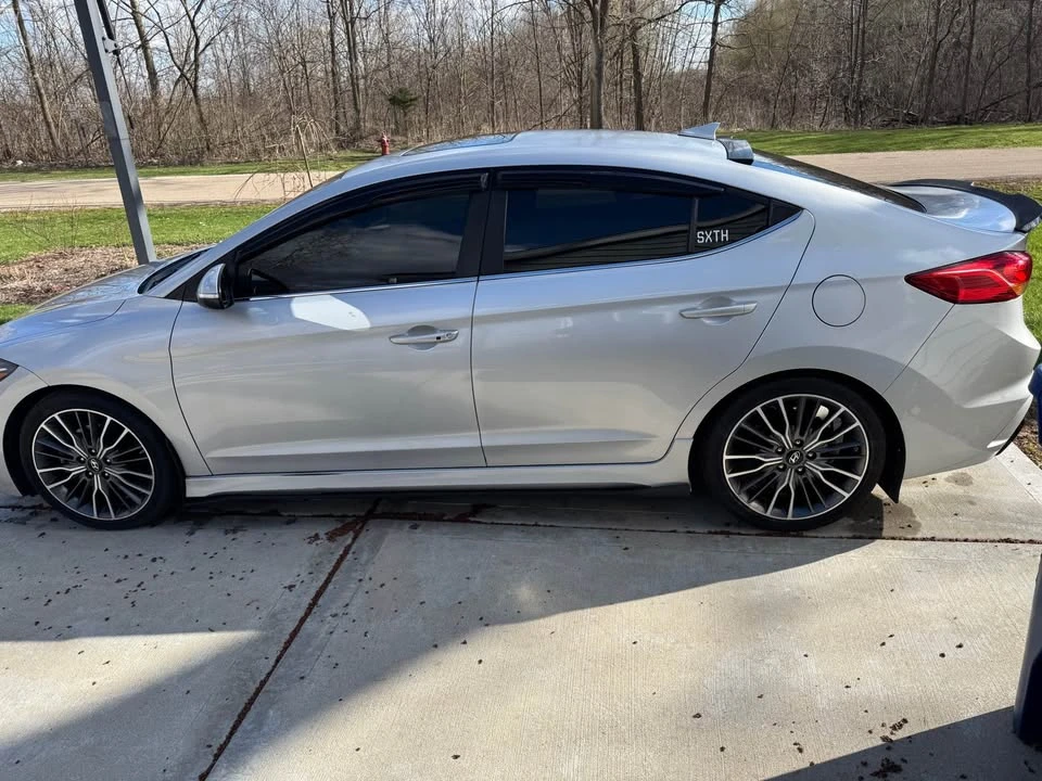 2017 Hyundai Elantra - Image 2 of 6