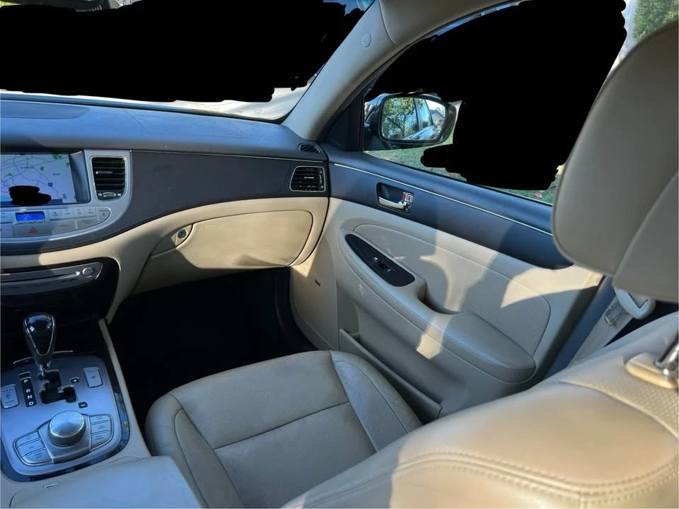 2011 Hyundai Genesis - Image 6 of 9