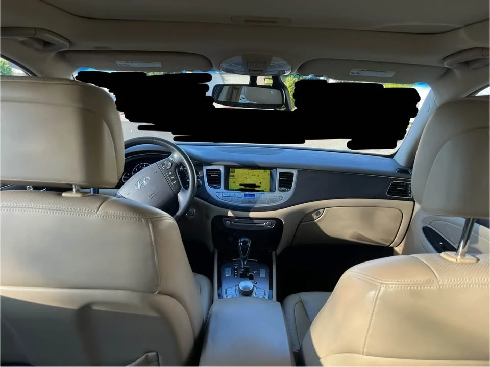 2011 Hyundai Genesis - Image 7 of 9