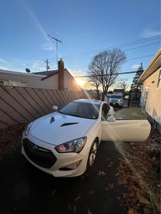 2014 Hyundai Genesis - Image 4 of 7