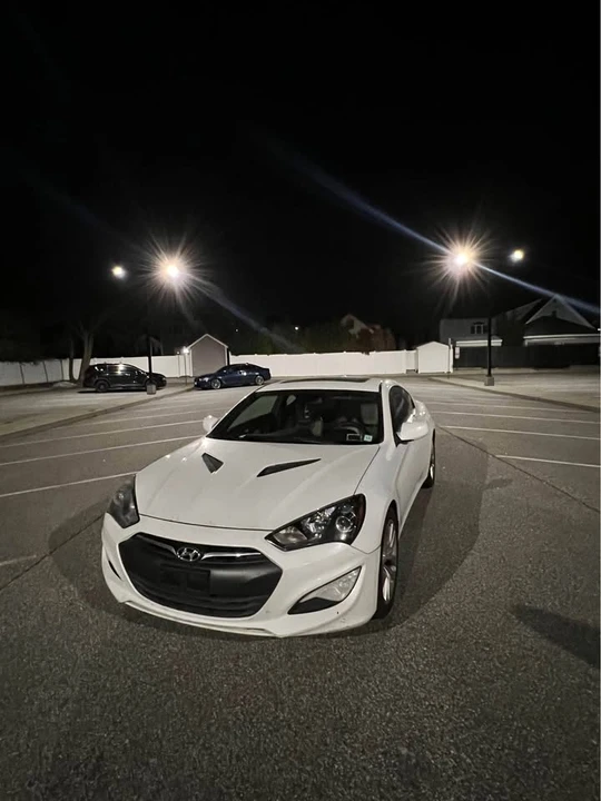 2014 Hyundai Genesis - Image 7 of 7