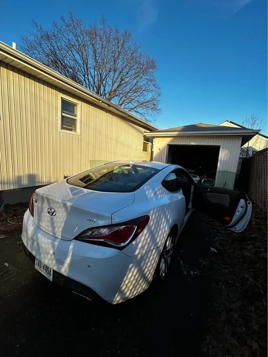 2014 Hyundai Genesis - Image 5 of 7