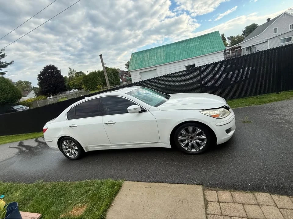 2009 Hyundai Genesis - Image 2 of 7