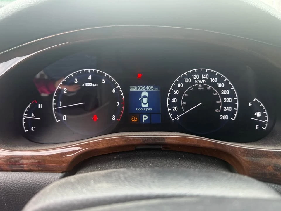 2009 Hyundai Genesis - Image 6 of 7