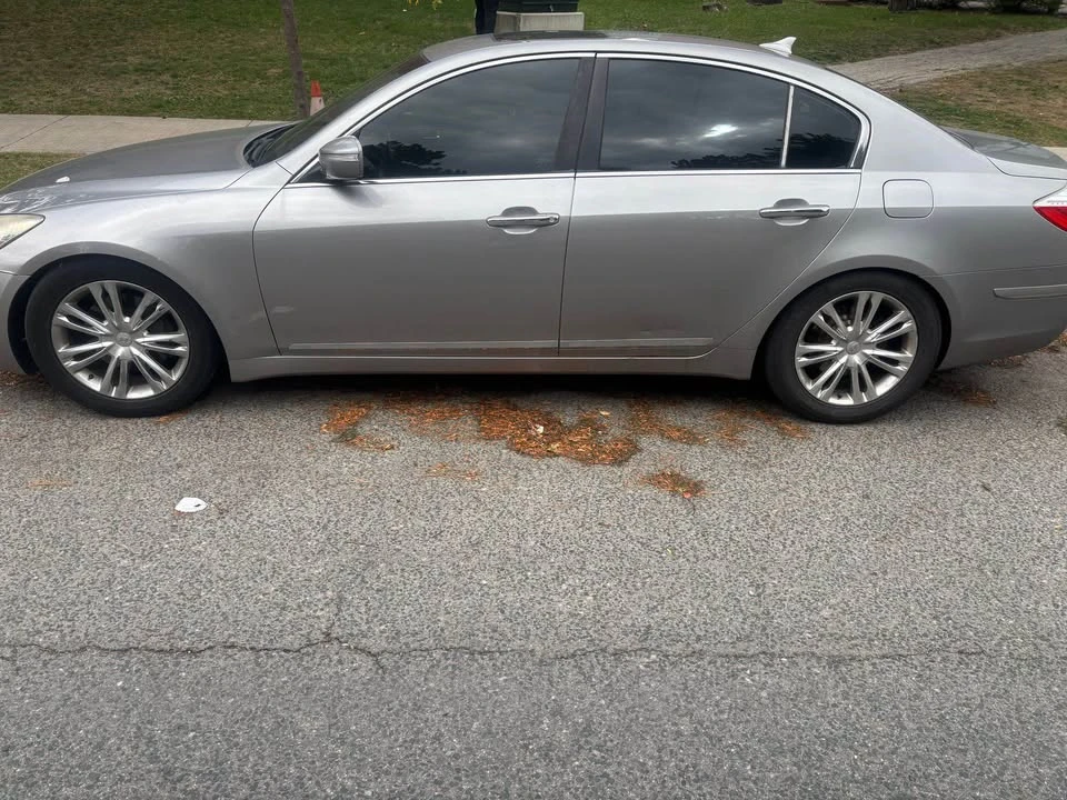 2009 Hyundai Genesis - Image 5 of 10
