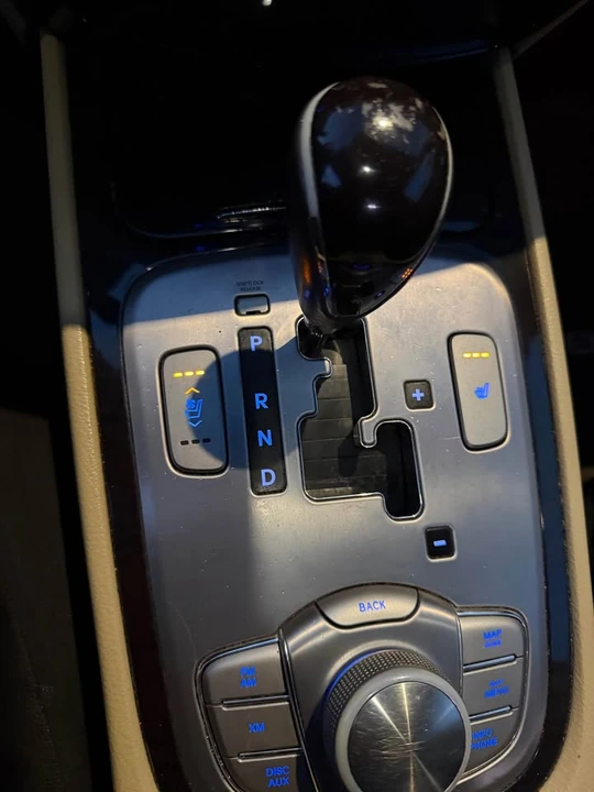 2010 Hyundai Genesis - Image 6 of 7