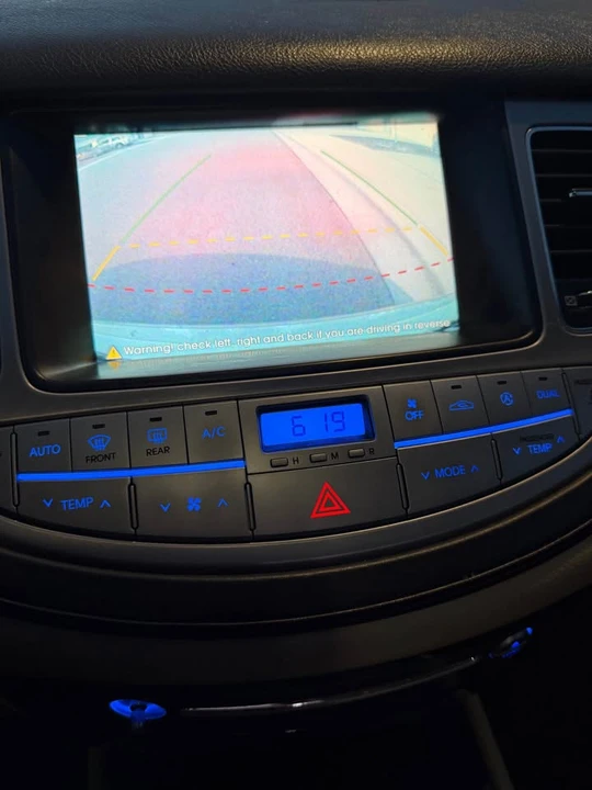 2010 Hyundai Genesis - Image 5 of 7