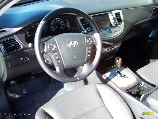 2010 Hyundai Genesis - Image 6 of 6