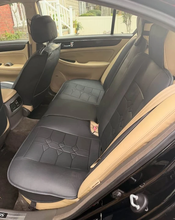 2010 Hyundai Genesis - Image 6 of 8