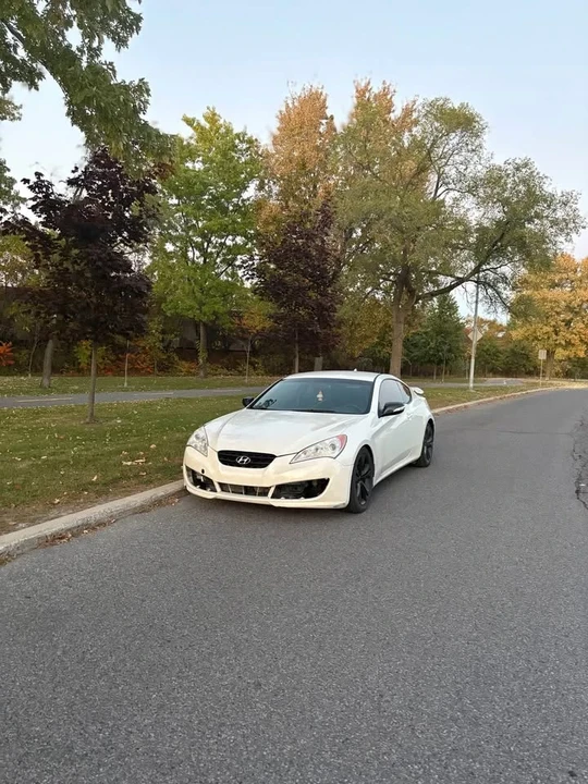 2011 Hyundai Genesis - Image 3 of 4