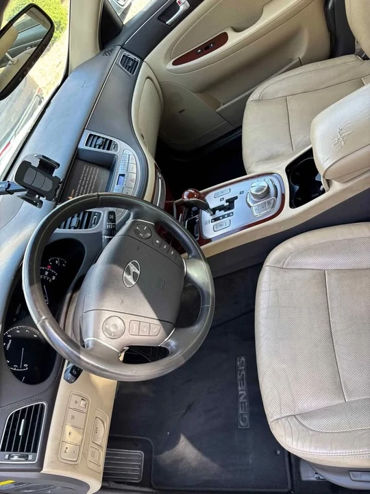 2012 Hyundai Genesis - Image 10 of 10