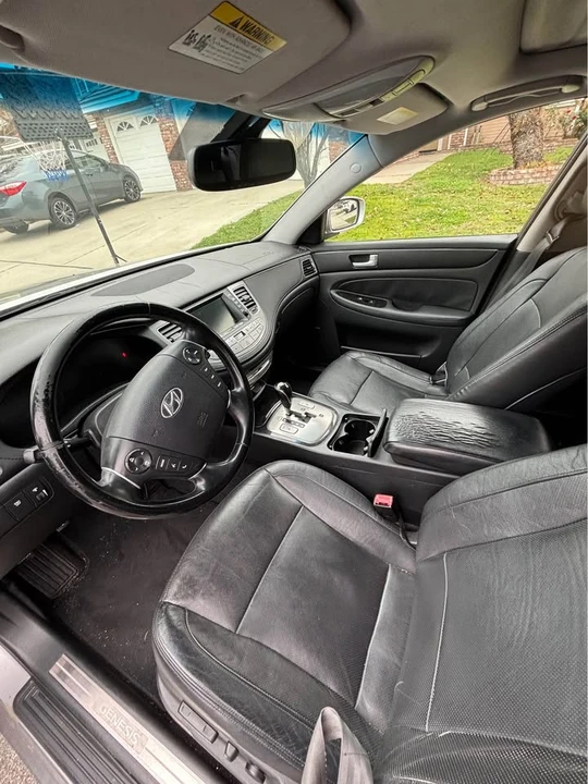 2012 Hyundai Genesis - Image 6 of 9