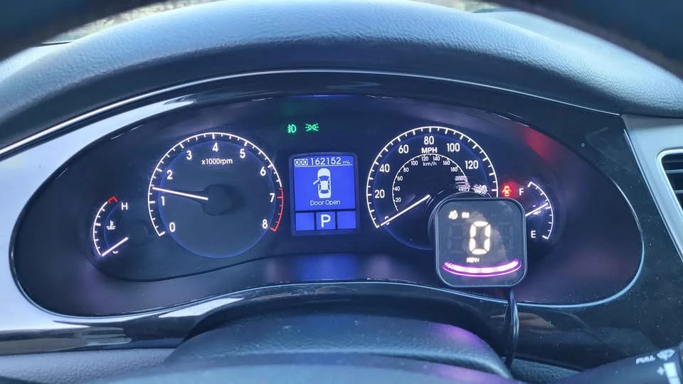 2013 Hyundai Genesis - Image 7 of 10