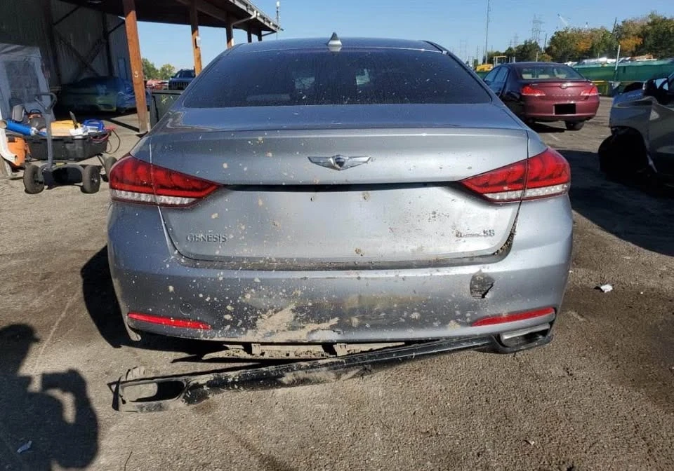 2014 Hyundai Genesis - Image 2 of 10