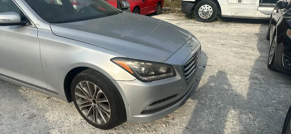 2015 Hyundai Genesis - Image 6 of 8