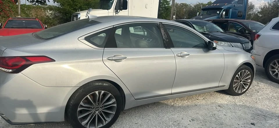 2015 Hyundai Genesis - Image 5 of 8