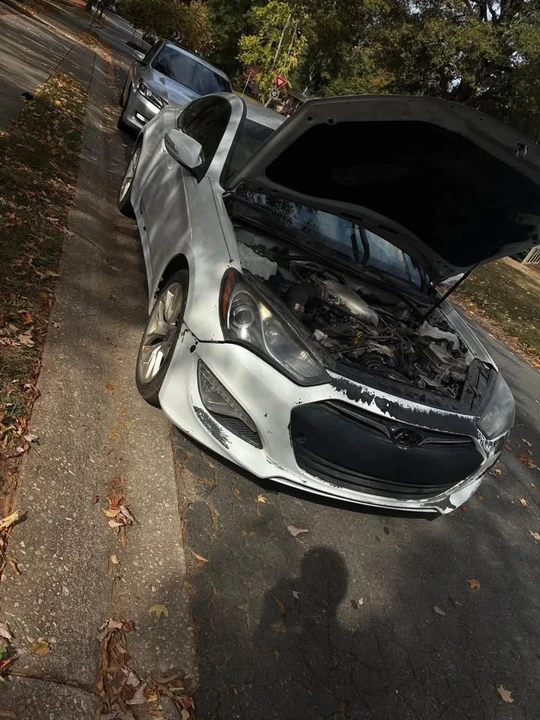 2016 Hyundai Genesis - Image 4 of 5