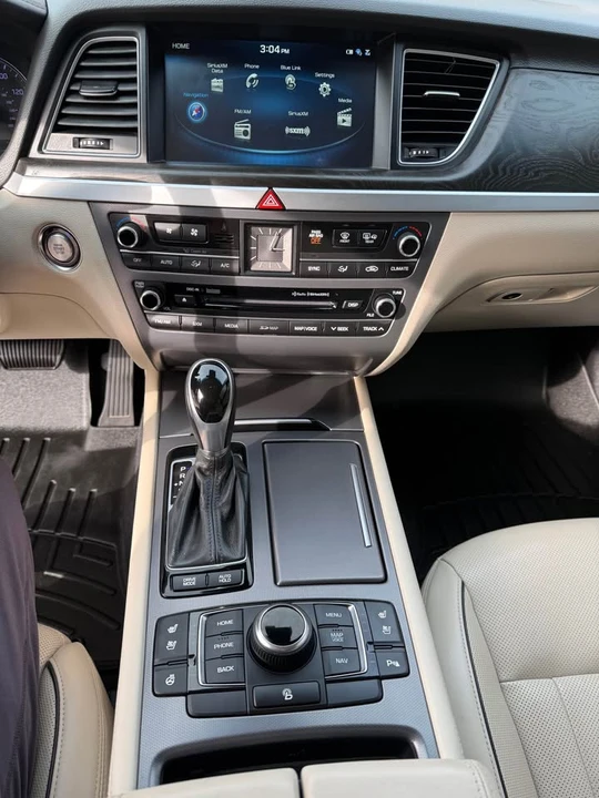 2016 Hyundai Genesis - Image 5 of 9