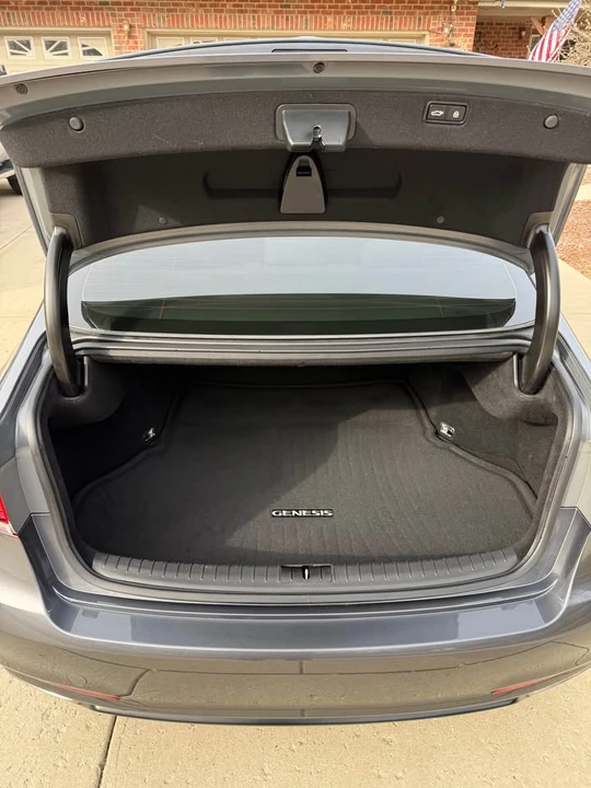 2016 Hyundai Genesis - Image 4 of 9
