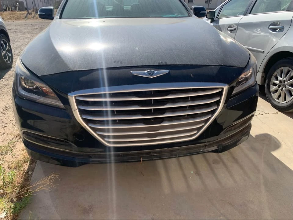 2017 Hyundai Genesis - Image 2 of 8