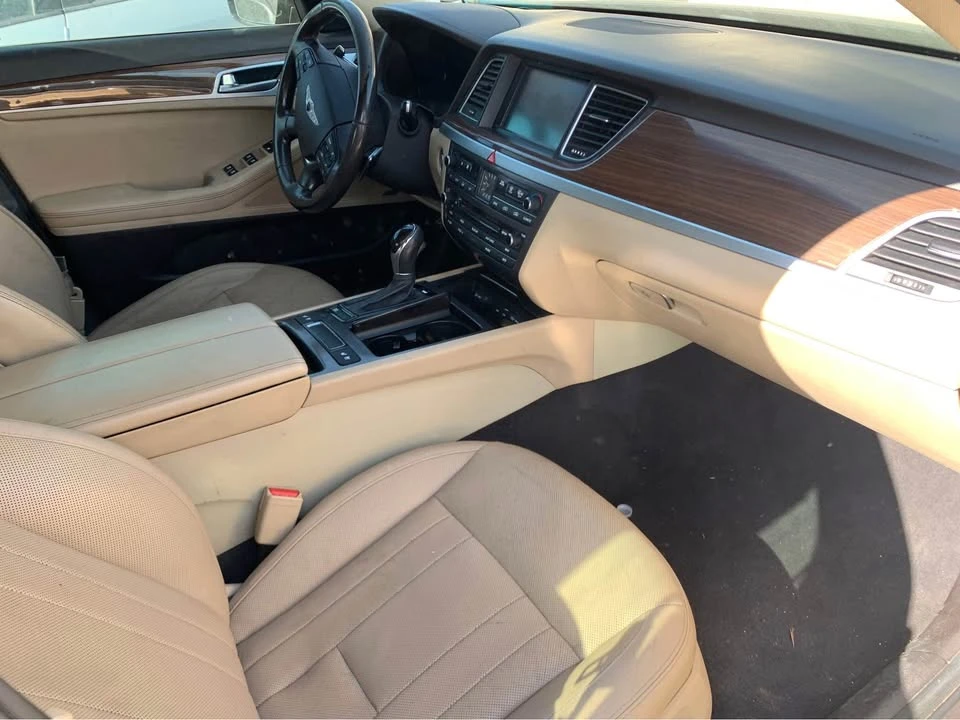 2017 Hyundai Genesis - Image 6 of 8