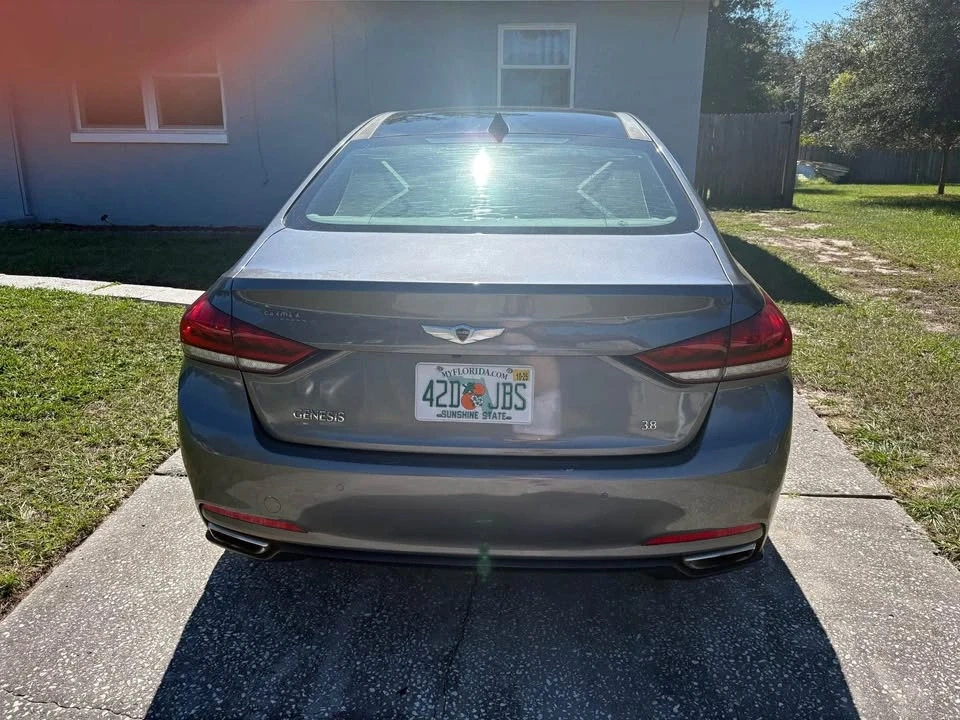 Hyundai Genesis - Image 2 of 7