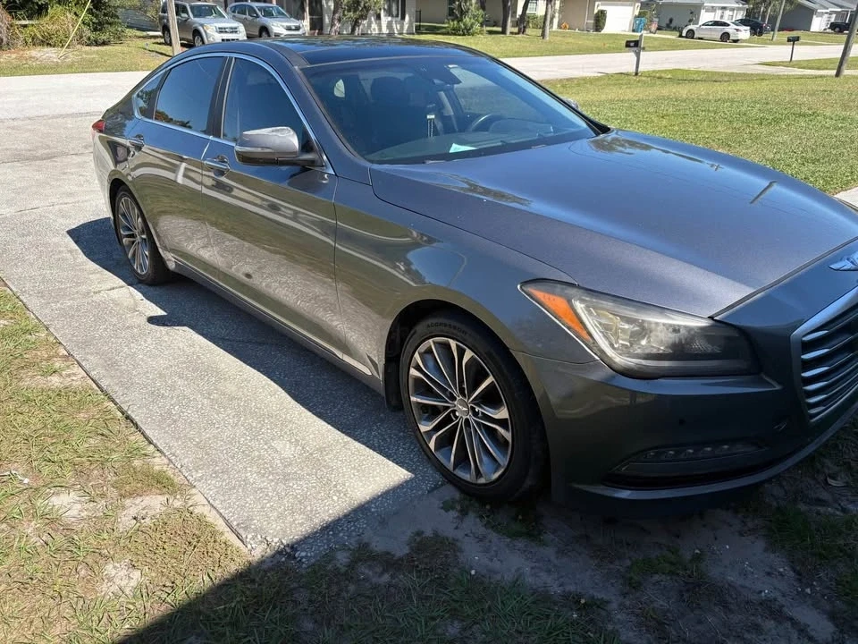 Hyundai Genesis - Image 5 of 7