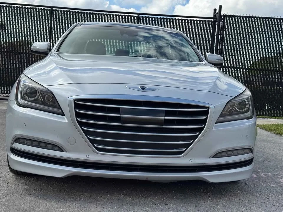 2015 Hyundai Genesis - Image 4 of 8