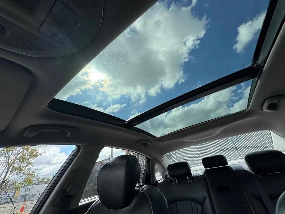2015 Hyundai Genesis - Image 5 of 8