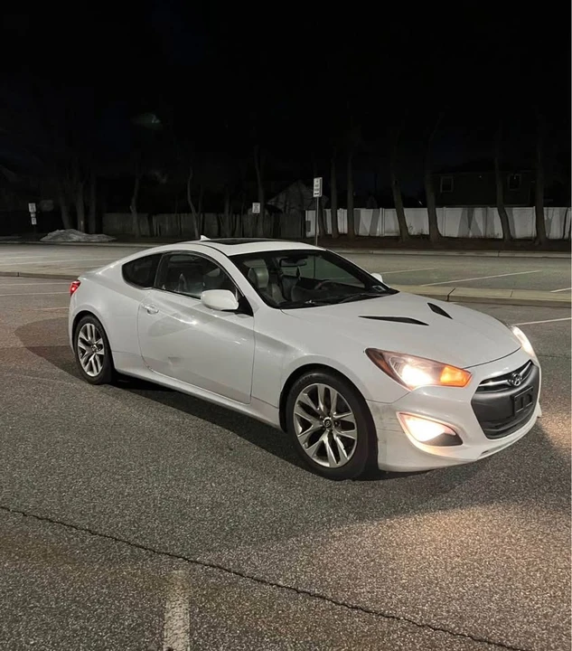 2014 Hyundai Genesis Coupe - Image 2 of 9